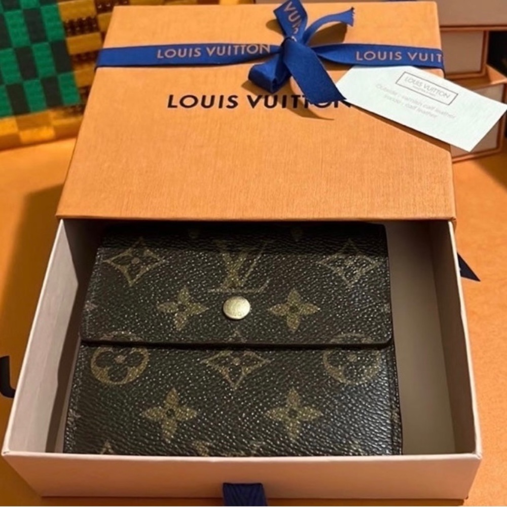 Louis Vuitton monogram unisex wallet